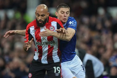 Brentford 'dan Bryan Mbeumo ve Everton' dan Vitaliy Mykolenko Premier Lig maçında Everton Brentford 'a karşı Goodison Park, Liverpool, Birleşik Krallık' ta 23 Kasım 2024 'de oynadılar.