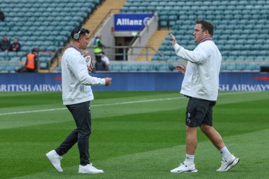 İngiltere 'den Marcus Smith ve İngiltere' den Jamie George, 24 Kasım 2024 'te Birleşik Krallık' taki Allianz Stadyumu, Twickenham 'da oynanan İngiltere - Japonya maçında geldiler.