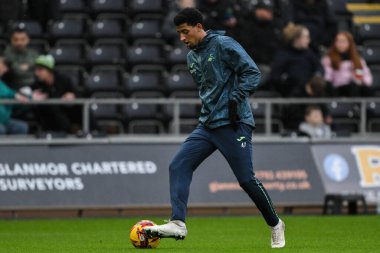 Swansea City 'den Azeem Abdulai 24 Kasım 2024' te Swansea.com Stadyumu 'nda oynanan Sky Bet Şampiyonası öncesi ısınma maçında Swansea City, Leeds United' a karşı.