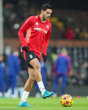 Fulham 'dan Raul Jimenez, 23 Kasım 2024' te Craven Cottage, Londra 'da oynanan Premier League maçından önce Wolverhampton Wanderers' a karşı ısınıyor.