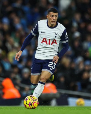 Tottenham Hotspur 'dan Pedro Porro, Premier League maçında Manchester City ile Tottenham Hotspur arasında 23 Kasım 2024' te Etihad Stadyumu 'nda bir ara verdi.
