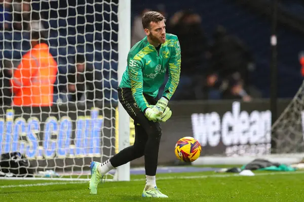 Norwich City 'den Angus Gunn maç öncesi ısınma maçında West Bromwich Albion Norwich City' ye karşı The Hawthorns, West Bromwich City, İngiltere, 23 Kasım 2024