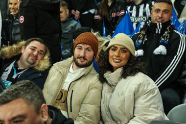 Premier Lig maçı sırasında taraftarlar... Newcastle United, West Ham United 'a karşı St. James' s Park, Newcastle, İngiltere, 25 Kasım 2024