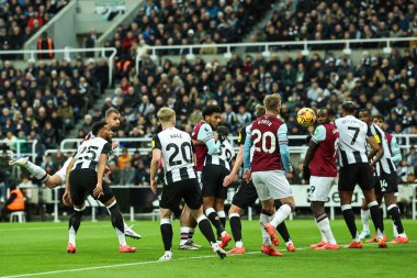 West Ham United takımından Tom Souek, Premier League maçında West Ham United 'a karşı St. James' s Park, Newcastle, İngiltere 'de 25 Kasım 2024' te oynanan maçta 0-1 berabere kaldı.
