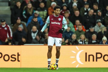 West Ham United takımından Jean-Clair Todibo, Premier League maçı Newcastle United 'a karşı St. James' s Park, Newcastle, 25 Kasım 2024 'te oynanan karşılaşmada