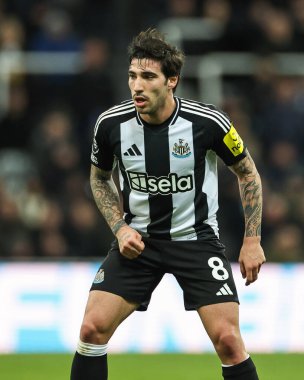 Newcastle United 'dan Sandro Tonali Premier Lig karşılaşmasında Newcastle United ile West Ham United arasındaki St. James' s Park, Newcastle, İngiltere, 25 Kasım 2024