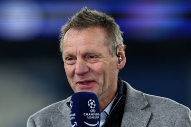 Stuart Pearce, UEFA Şampiyonlar Ligi maçı sırasında Etihad Stadyumu 'nda Manchester City - Feyenoord maçında 26 Kasım 2024 tarihinde verdiği bir röportajda