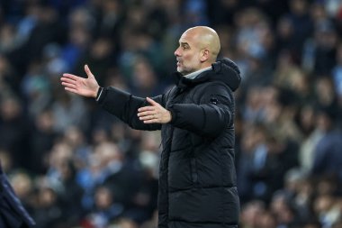 Manchester City teknik direktörü UEFA Şampiyonlar Ligi maçı sırasında Etihad Stadyumu 'nda Manchester City - Feyenoord maçında tepki gösterdi.