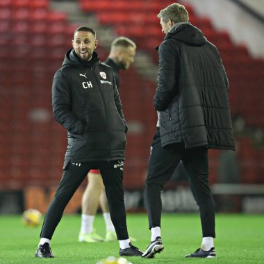 Barnsley 'den Connor Hourihane Sky Bet 1 maçından önce Oakwell, Barnsley, Barnsley, Birleşik Krallık, 26 Kasım 2024' te Barnsley 'e karşı.
