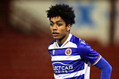 26 Kasım 2024 'te Oakwell, Barnsley, İngiltere' de oynanan Sky Bet 1 karşılaşmasında okuyucu Andre Garcia 'ya karşı.