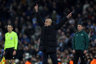 Manchester City teknik direktörü UEFA Şampiyonlar Ligi maçı sırasında Etihad Stadyumu 'nda Manchester City - Feyenoord maçında tepki gösterdi.