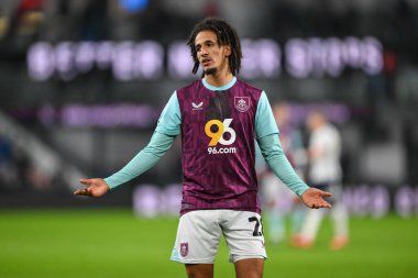 Burnley 'den Hannibal Mejbri 26 Kasım 2024' te Burnley, Burnley, Burnley 'de Coventry City' ye karşı oynadığı Gökyüzü İddia Şampiyonası maçında aldığı karara tepki gösterdi.