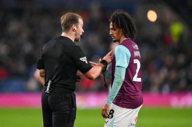 Hakem Anthony Backhouse, Burnley 'den Hannibal Mejbri ile 26 Kasım 2024' te Burnley, Burnley 'de Burnley-Coventry City maçında konuştu.