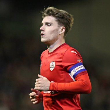 Barnsley 'den Luca Connell Sky Bet 1 maçı sırasında Barnsley, Oakwell, Barnsley, İngiltere' de Reading 'e karşı, 26 Kasım 2024