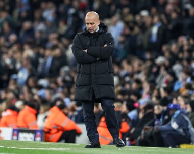 Manchester City teknik direktörü UEFA Şampiyonlar Ligi maçı sırasında Etihad Stadyumu 'nda Manchester City - Feyenoord maçında tepki gösterdi.