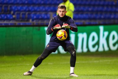 Blackpool 'dan Harry Tyrer, maç öncesi ısınma maçında Bristol Rovers' a karşı Blackpool maçı Bristol Stadyumu, İngiltere, 26 Kasım 2024
