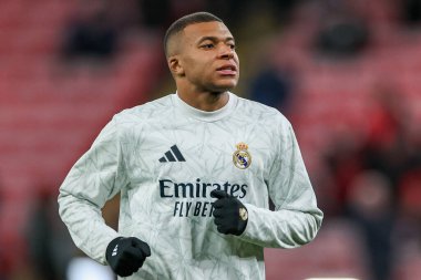 Real Madrid 'den Kylian Mbapp, UEFA Şampiyonlar Ligi, Lig Faz MD5 Liverpool - Real Madrid Anfield, Liverpool, Birleşik Krallık' ta 27 Kasım 2024 tarihinden önce ısındı.