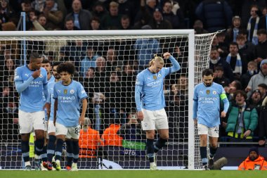 Manchester City 'den Erling Haaland, 26 Kasım 2024 tarihinde Etihad Stadyumu' nda oynanan UEFA Şampiyonlar Ligi maçında 1-0 'lık galibiyet golünü kutluyor.