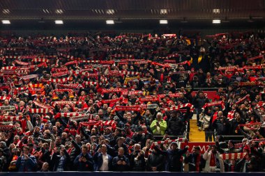 Liverpool taraftarları UEFA Şampiyonlar Ligi, Lig Faz MD5 Liverpool - Real Madrid Anfield, Liverpool, İngiltere, 27 Kasım 2024 öncesinde Youll Never Walk Alone şarkısını söylüyorlar.