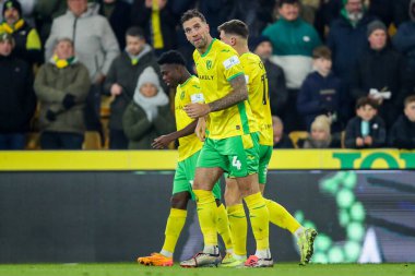 Norwich City 'den Shane Duffy, 26 Kasım 2024' te Norwich City, Norwich Road, Norwich, İngiltere 'de Plymouth Argyle' a karşı oynanan Gökyüzü İddia Şampiyonası maçında 3-1 kazanma hedefini kutluyor.