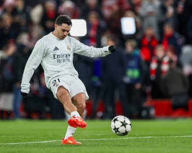 Real Madrid 'den Brahim Daz, UEFA Şampiyonlar Ligi, Lig Faz MD5 Liverpool Real Madrid Anfield, Liverpool, Birleşik Krallık' ta 27 Kasım 2024 tarihinden önce ısındı.