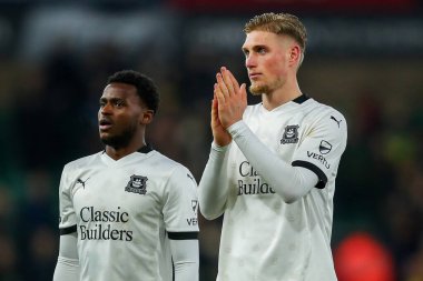 Plymouth Argyle takımlarından Kornel Szucs, 26 Kasım 2024 'te Norwich City' nin Carrow Road, Norwich, İngiltere 'de Plymouth Argyle' a karşı oynadığı karşılaşma sonrasında takımların yenildiğini kabul ediyor.