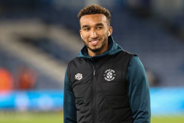 Luton Town 'dan Jacob Brown, 27 Kasım 2024' te Leeds United ile Luton Town arasındaki Sky Bet Şampiyonası karşılaşmasında geldi.