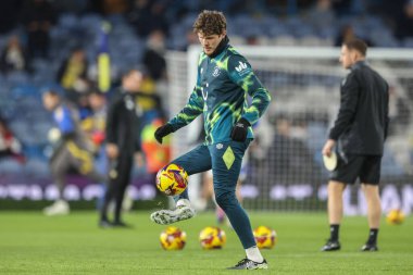 Luton Town 'dan Tom Holmes 27 Kasım 2024' te Leeds Road, İngiltere 'de oynanan Sky Bet Şampiyonası karşılaşmasında maç öncesi ısınma maçında Leeds United ile Luton Town karşı karşıya geldi.