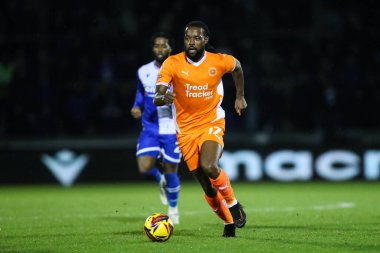Blackpool 'dan Josh Onomah, 26 Kasım 2024' te İngiltere 'nin Bristol Stadyumu' nda Bristol Rovers 'a karşı oynanan 1.