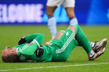 Juventus 'lu Michele Di Gregorio, UEFA Şampiyonlar Ligi, Lig Faz MD5 karşılaşması sırasında Diego Carlos ile İngiltere' nin Birmingham kentinde 27 Kasım 2024 'te Villa Park' ta oynanan karşılaşma sonucu sakatlandı.