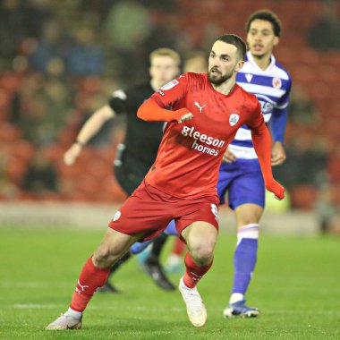 Barnsley 'den Adam Phillips Sky Bet 1 maçı sırasında Oakwell, Barnsley, Barnsley, Birleşik Krallık' ta 26 Kasım 2024 'te