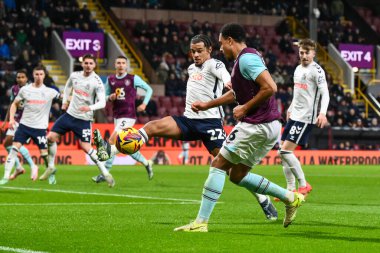 Burnley 'den CJ Egan-Riley 26 Kasım 2024' te Burnley ile Coventry City arasındaki Sky Bet Şampiyonası maçında 2-0 berabere kaldı.