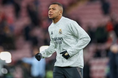 Real Madrid 'den Kylian Mbapp, UEFA Şampiyonlar Ligi, Lig Faz MD5 Liverpool - Real Madrid Anfield, Liverpool, Birleşik Krallık' ta 27 Kasım 2024 tarihinden önce ısındı.