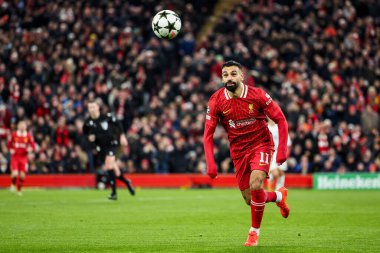 Liverpool 'dan Muhammed Salah, UEFA Şampiyonlar Ligi, Lig Faz MD5 Liverpool Real Madrid Anfield, Liverpool, Birleşik Krallık' ta 27 Kasım 2024 'te topa vurur.