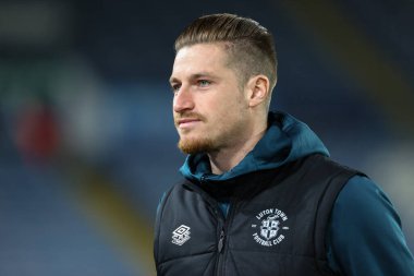 Luton Town 'dan Reece Burke, Leeds Road, Leeds, Birleşik Krallık' taki Leeds United-Luton Town maçında sahaya çıktı.