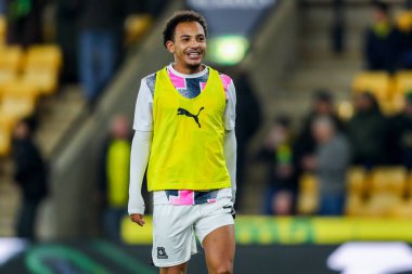 Plymouth Argyle takımından Matthew Sorinola, 26 Kasım 2024 'te Norwich City, Norwich Road, Norwich, İngiltere' de Plymouth Argyle maçından önce ısınıyor.