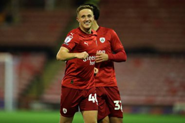 Barnsley 'den Davis Keillor-Dunn, Barnsley' e karşı Oakwell, Barnsley, İngiltere 'de oynanan Sky Bet 1 maçında golünü kutluyor.