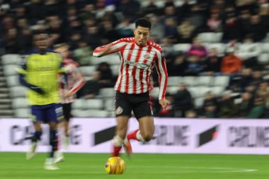 Sunderland 'dan Jobe Bellingham, 26 Kasım 2024' te Sunderland-West Bromwich Albion Stadyumu, Sunderland, İngiltere 'de oynanan maçında topu aldı.