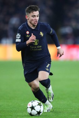 Juventus takımından Francisco Conceio, UEFA Şampiyonlar Ligi, Lig Faz MD5 maçında Villa Park, Birmingham 'da Aston Villa-Juventus maçında topa doğru ilerliyor.