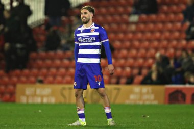 Okuyucu Sam Smith, Barnsley 'in Oakwell, Barnsley, İngiltere' de oynadığı Sky Bet 1 maçında golünü kutluyor.
