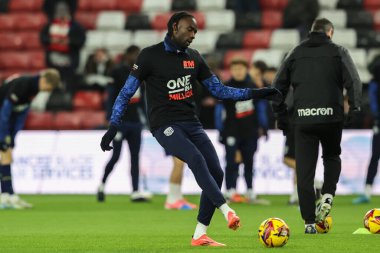 West Bromwich Albion 'dan Devante Cole maç öncesi ısınma maçında Sunderland-West Bromwich Albion maçı sırasında İngiltere' nin Sunderland şehrinde oynanan stadyumda