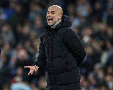 Manchester City teknik direktörü UEFA Şampiyonlar Ligi maçı sırasında Etihad Stadyumu 'nda Manchester City - Feyenoord maçında tepki gösterdi.