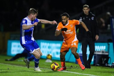 Blackpool 'dan Dom Thompson, 26 Kasım 2024' te İngiltere 'nin Bristol Stadyumu' nda Bristol Rovers 'a karşı oynanan 1.