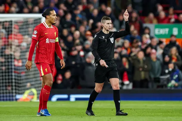 Hakem Francois Letexier, UEFA Şampiyonlar Ligi, Lig Faz MD5 Liverpool Real Madrid Anfield, Liverpool, Birleşik Krallık 'ta 27 Kasım 2024 tarihinde talimat vermiştir.