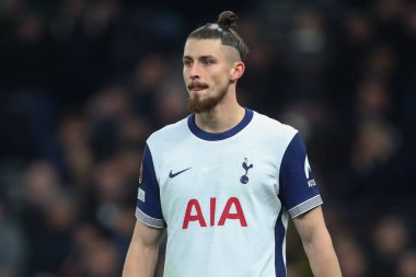 Tottenham Hotspur 'dan Radu Drguin, UEFA Avrupa Ligi - Lig Sahne Maçı sırasında Tottenham Hotspur' a karşı A.S. Roma Tottenham Hotspur Stadyumu, Londra, Birleşik Krallık, 28 Kasım 2024