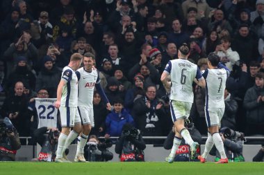 Tottenham Hotspur 'dan Brennan Johnson, UEFA Avrupa Ligi - Lig Stage maçı Tottenham Hotspur' a karşı A.S. Roma maçında 28 Kasım 2024 'te Londra' daki Tottenham Hotspur Stadyumu 'nda 2-1 kazanma hedefini kutluyor.