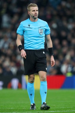 UEFA Avrupa Ligi - Lig Stage maçı sırasında hakem Glenn Nyberg Tottenham Hotspur 'a karşı A.S. Roma Tottenham Hotspur Stadyumu, Londra, Birleşik Krallık, 28 Kasım 2024