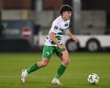 The New Saints F.C. 'den Ben Clark. UEFA Konferans Ligi - Lig Sahnesi maçı The New Saints vs Djurgrden - Croud Meadow, Shrewsbury, İngiltere, 28 Kasım 2024