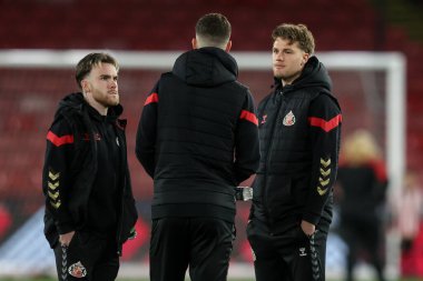 Sunderland 'dan Aaron Connolly ve Sunderland' dan Leo Hjelde, 29 Kasım 2024 'te İngiltere' nin Sheffield Lane şehrinde oynanan Sky Bet Şampiyonası maçında geldiler.