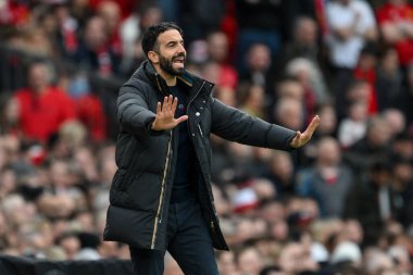 Manchester United takımının teknik direktörü Ruben Amorim, Manchester United 'ın 1 Aralık 2024' te Old Trafford 'da Everton' a karşı oynadığı Premier League maçında teknik alanda tepki gösterdi.